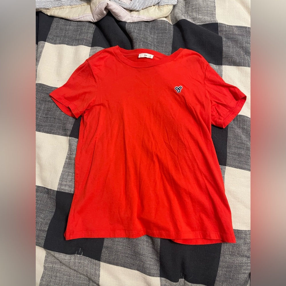 Aritzia TNA Red Short Sleeve Tee Size Small EUC
